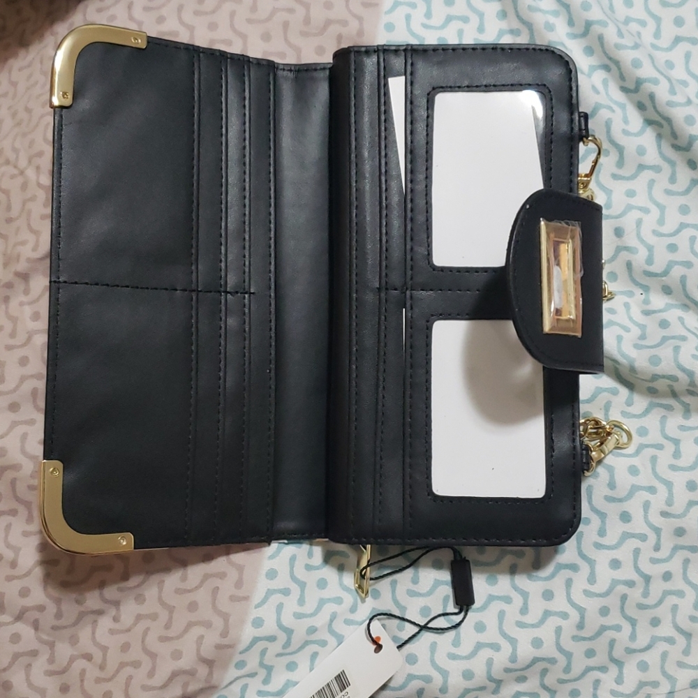Alba Crossbody Wallet - Picture 2 of 6